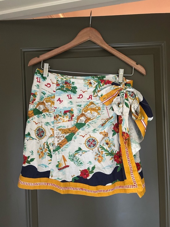 Celandine Dresses & Skirts - Celandine Anthropologie Tropical Print Tie-Waist Mini Skirt - White/Yellow/Green